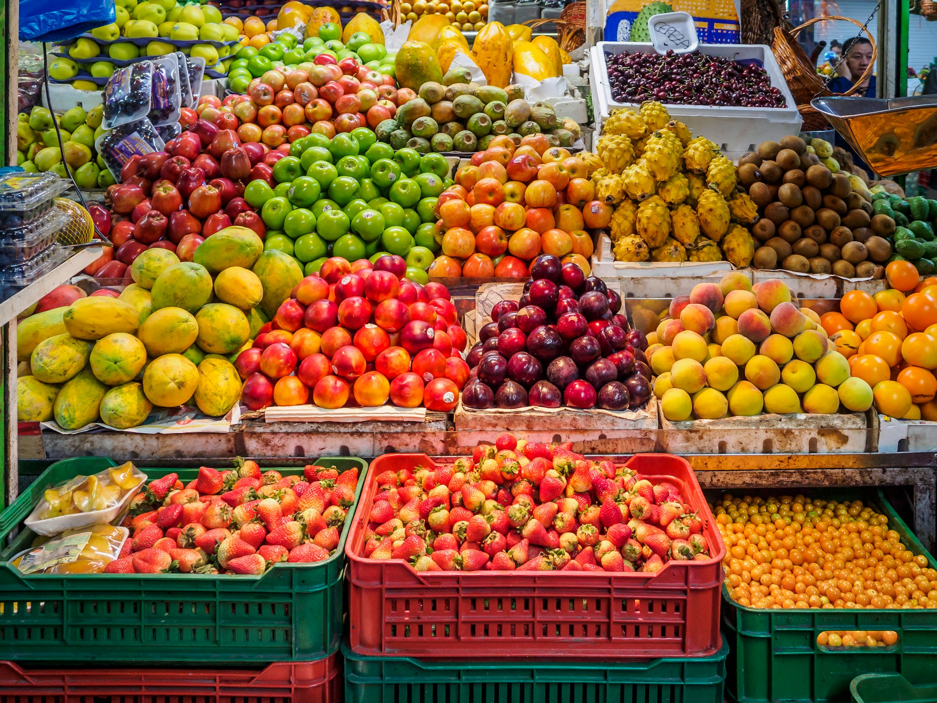 6 Innovative Sourcing Solutions for Produce Retailers